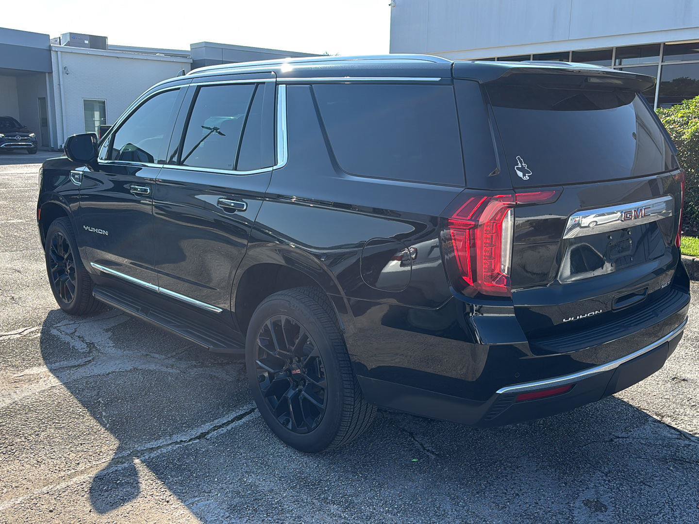 Used 2023 GMC Yukon SLT RWD image 5