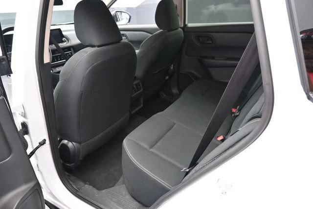 Used 2024 Nissan Rogue S AWD/4WD image 14