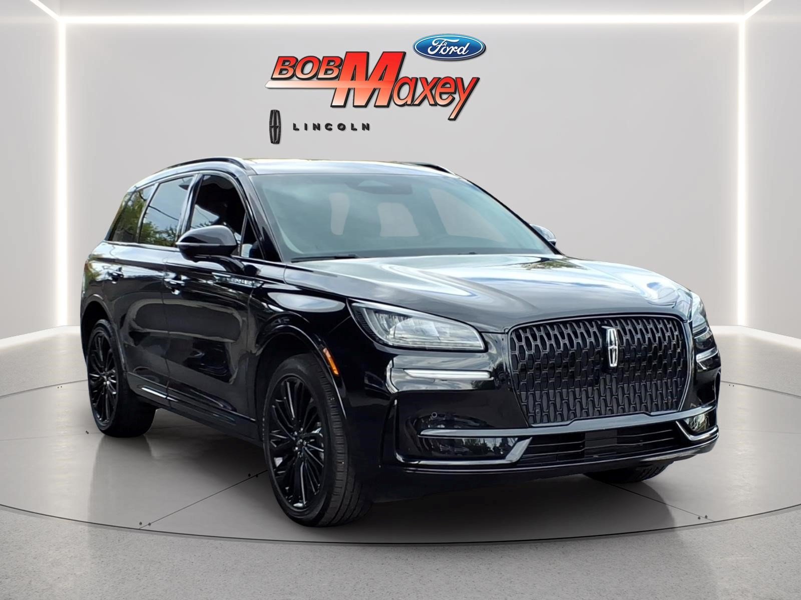 Certified 2025 Lincoln Corsair AWD w/ Equipment Group 101A image 3