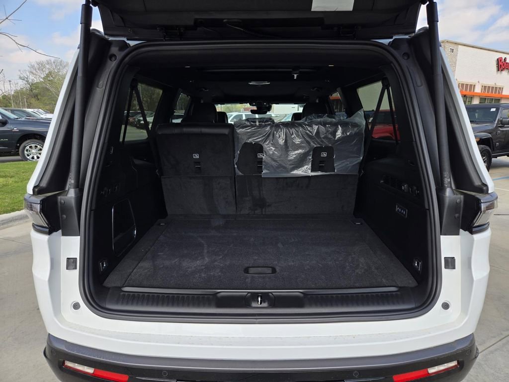 New 2026 Jeep Grand Wagoneer L Limited image 11