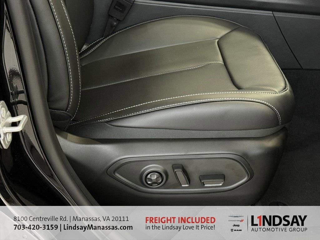 New 2025 Jeep Grand Cherokee L Limited w/ Luxury Tech Group II image 12