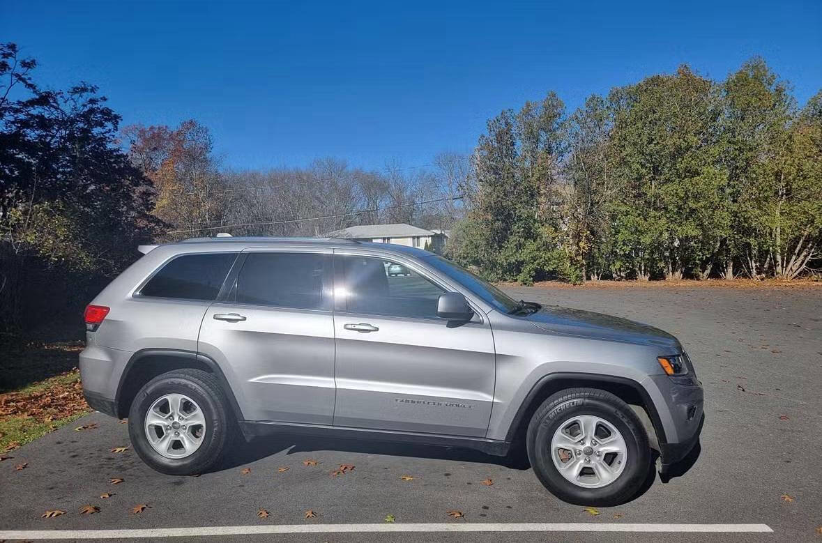 Used 2016 Jeep Grand Cherokee Laredo w/ Quick Order Package 23E image 4