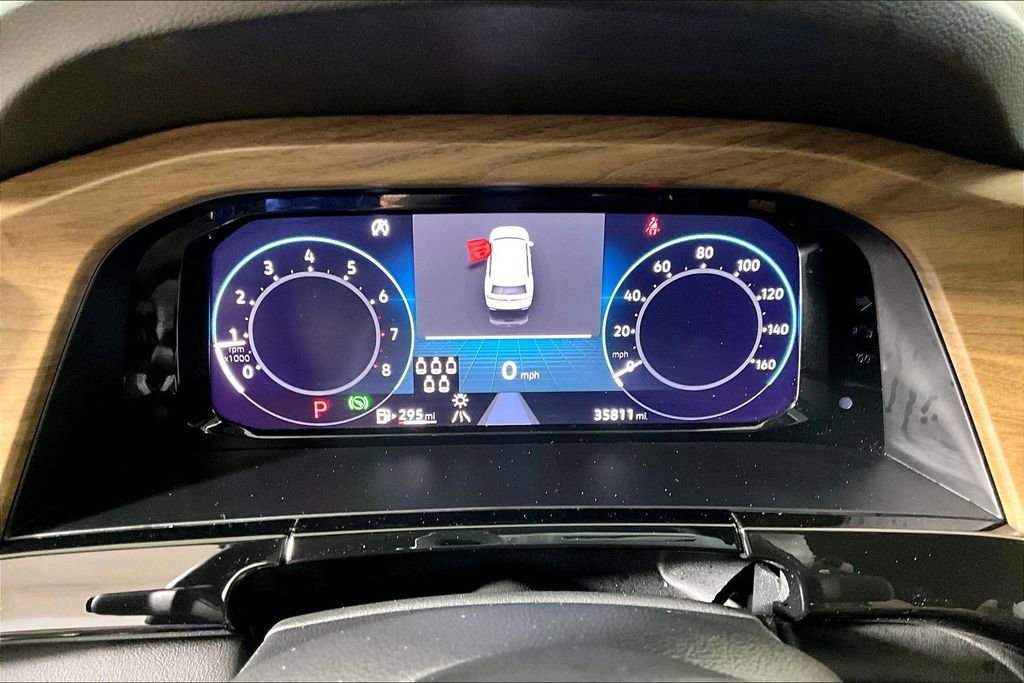 Used 2025 Volkswagen Atlas SE image 16