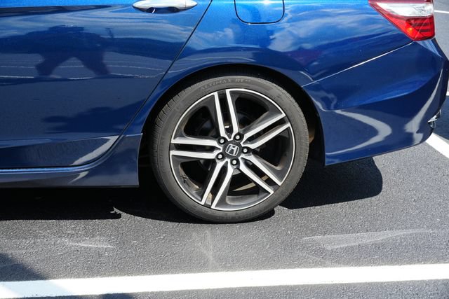 Used 2016 Honda Accord Sport image 10