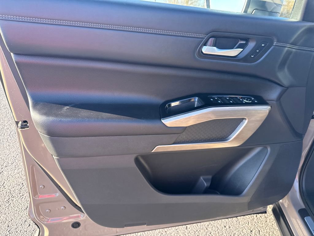 Used 2024 Nissan Pathfinder Platinum w/ Cargo Package image 12