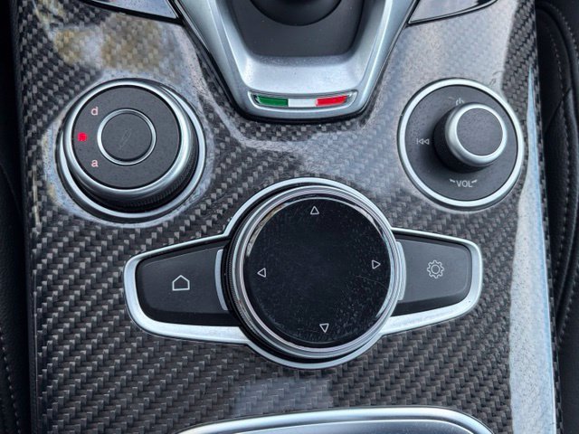 Used 2023 Alfa Romeo Stelvio Estrema AWD/4WD image 34