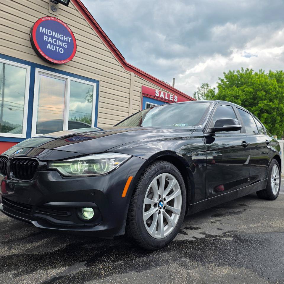 Used 2017 BMW 320i xDrive Sedan AWD/4WD image 8