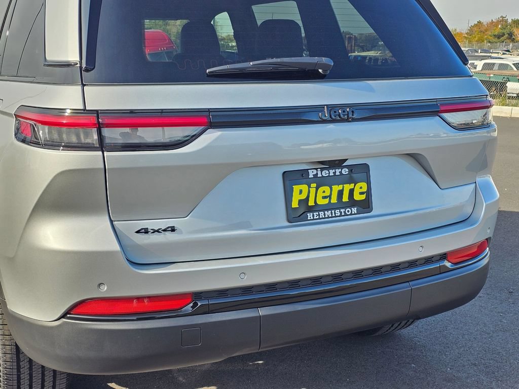 New 2025 Jeep Grand Cherokee Altitude AWD/4WD image 7