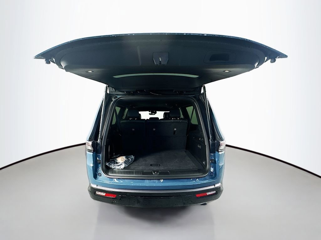 New 2026 Jeep Grand Wagoneer L Limited w/ HD Trailer Tow Package AWD/4WD image 16