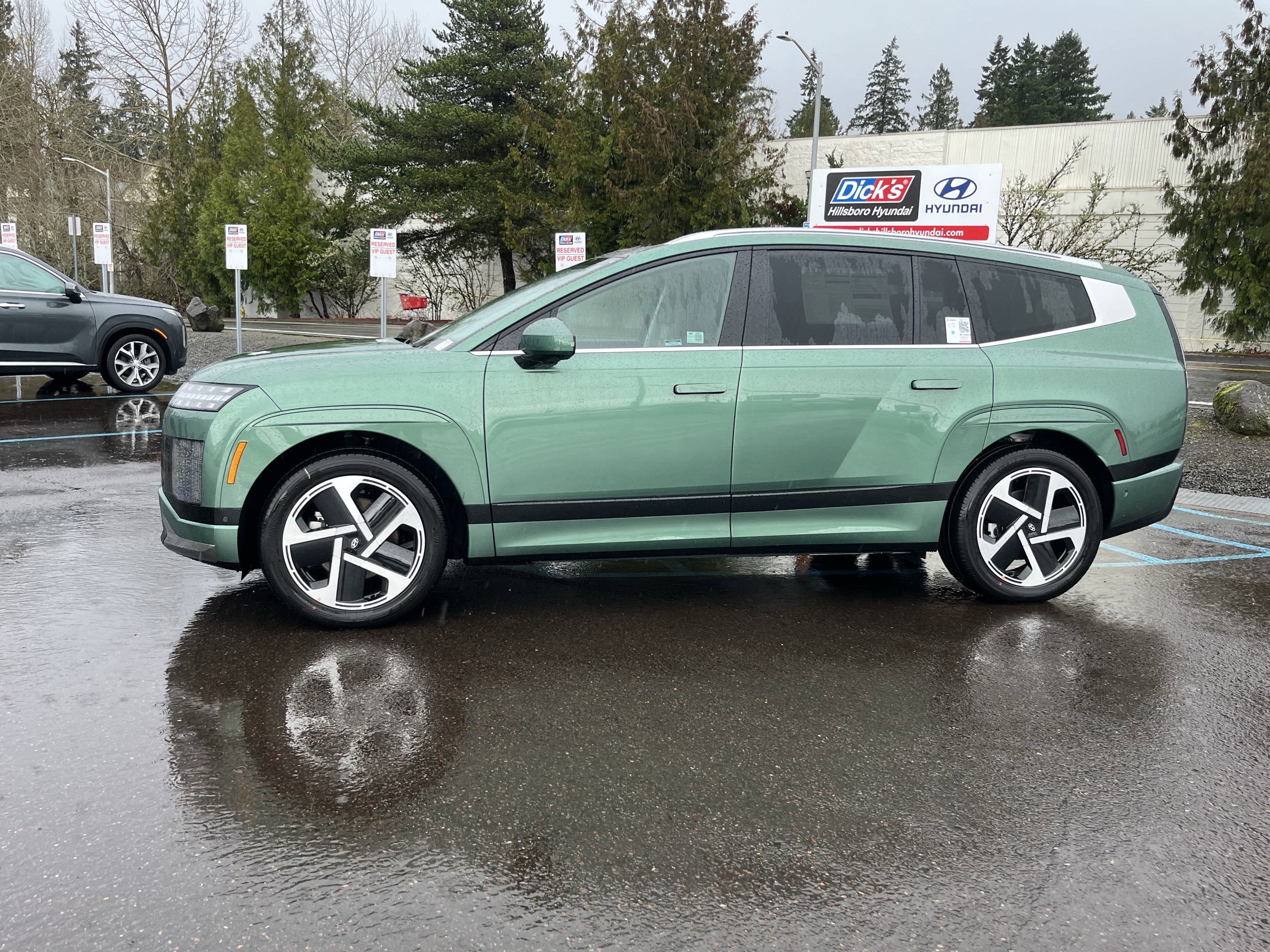 New 2026 Hyundai Ioniq 9 Calligraphy w/ Tow & Go Package image 2