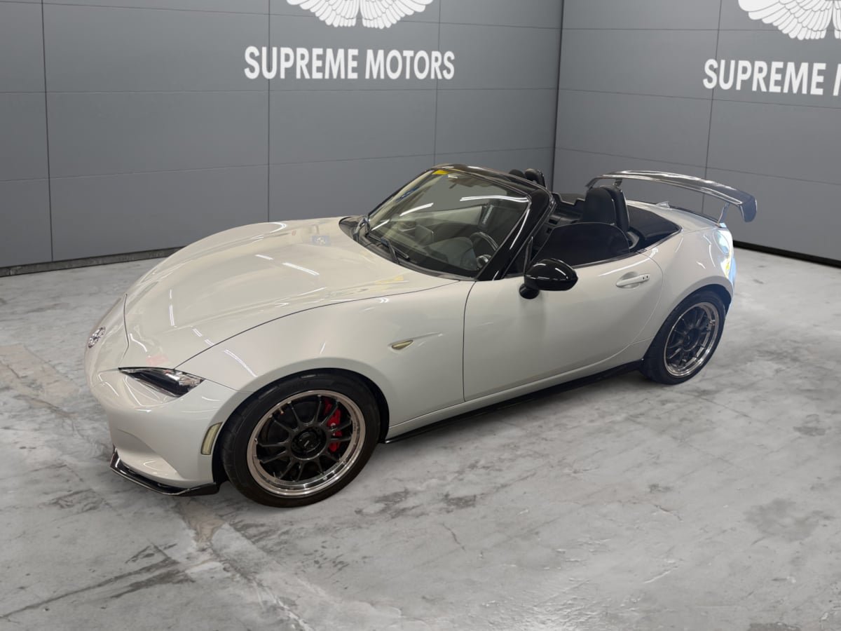 Used 2017 MAZDA MX-5 Miata Club w/ Brembo/BBS Package RWD image 16