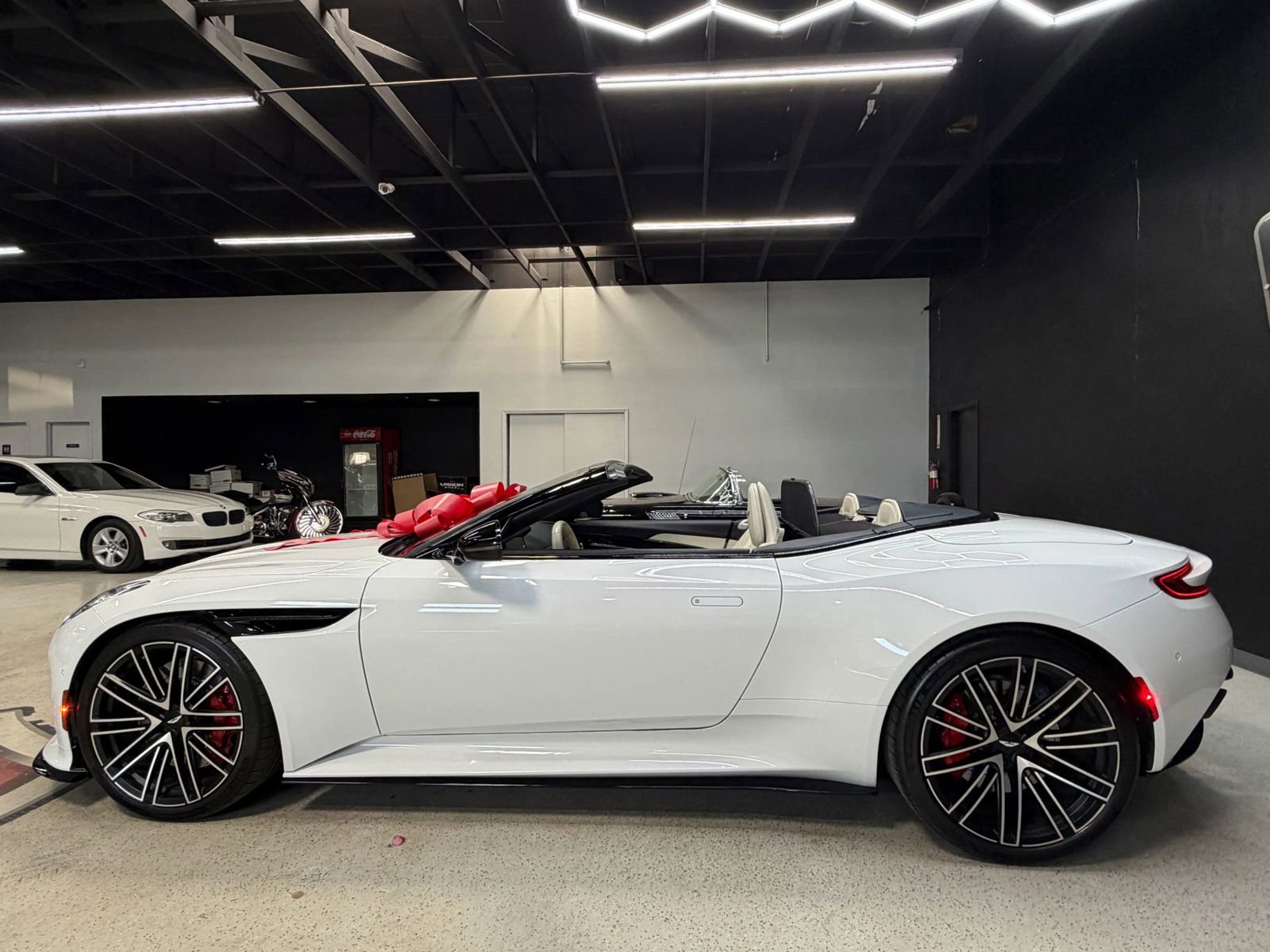 Used 2024 Aston Martin DB12 Convertible RWD image 44