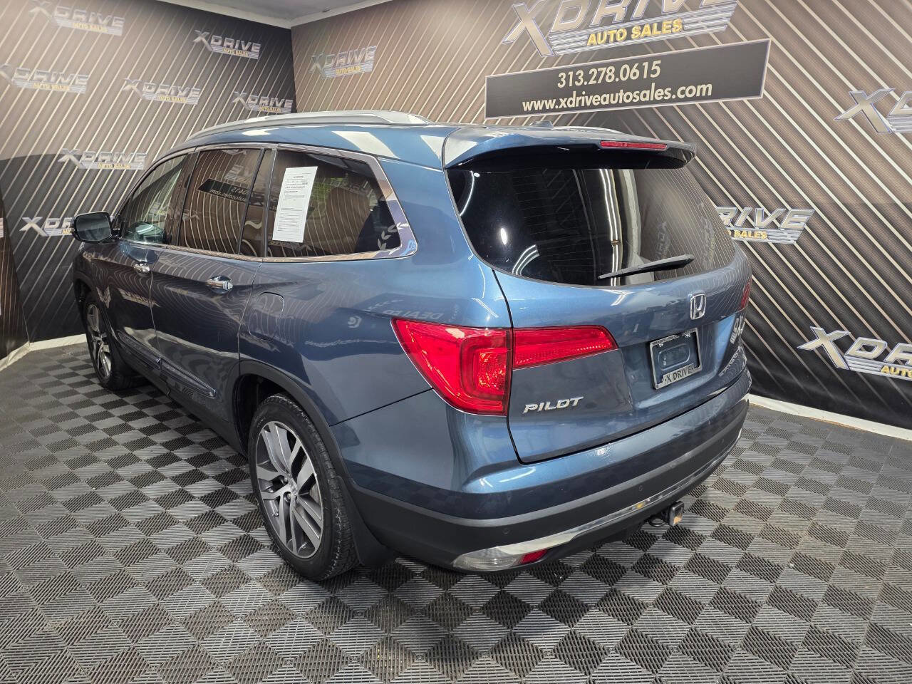 Used 2017 Honda Pilot Touring image 9