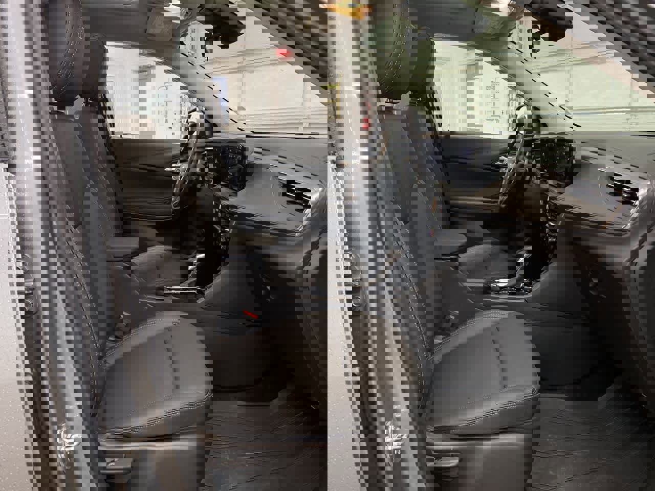 Used 2024 Buick Encore GX Sport Touring w/ Experience Buick Package image 19