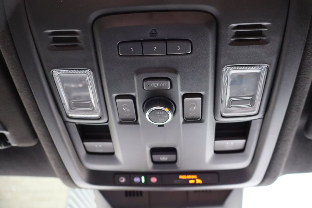 Used 2024 Cadillac Escalade ESV V w/ LPO, ONYX Package AWD/4WD image 40