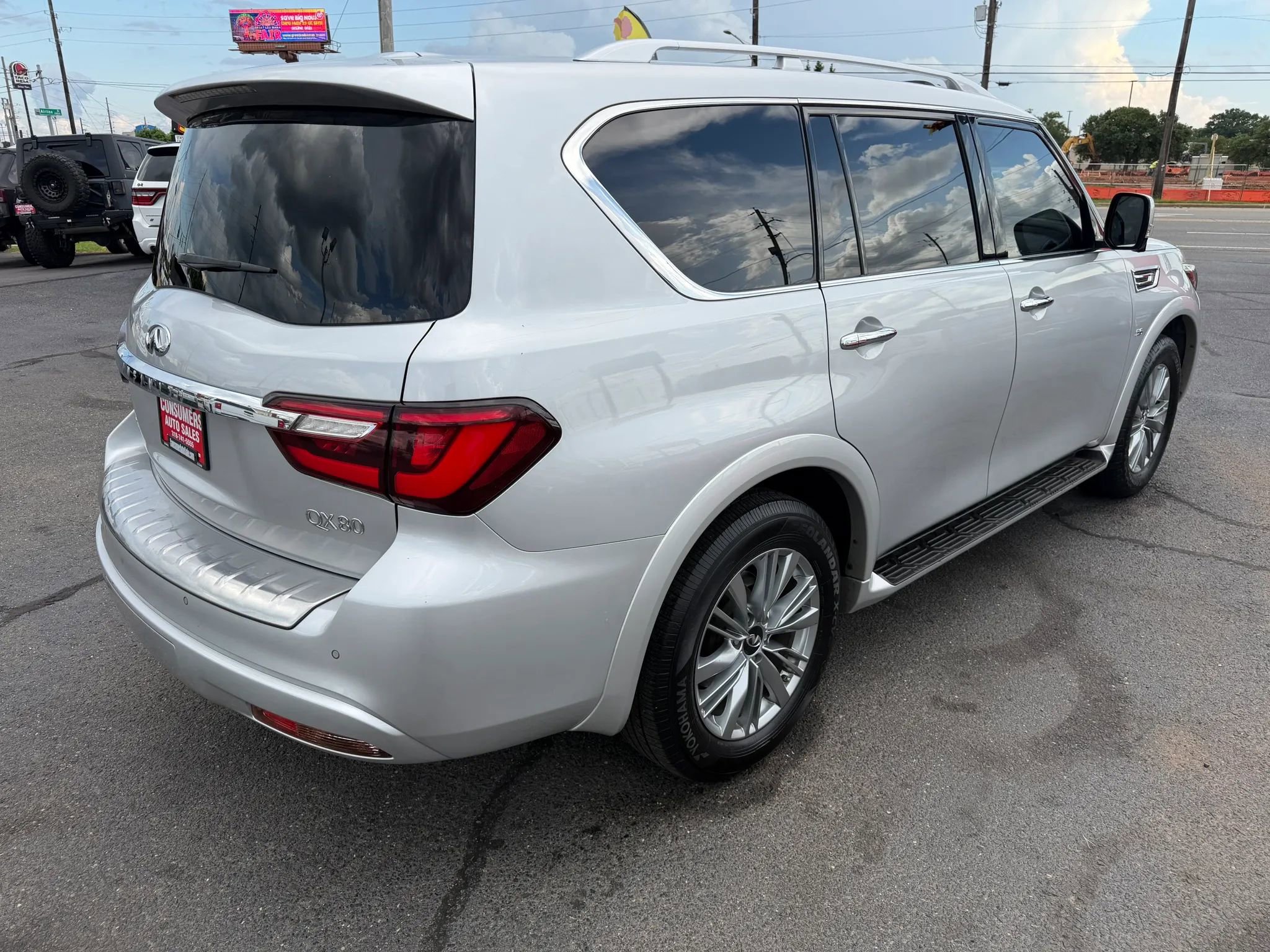 Used 2018 INFINITI QX80 2WD w/ Driver Assistance Package image 18