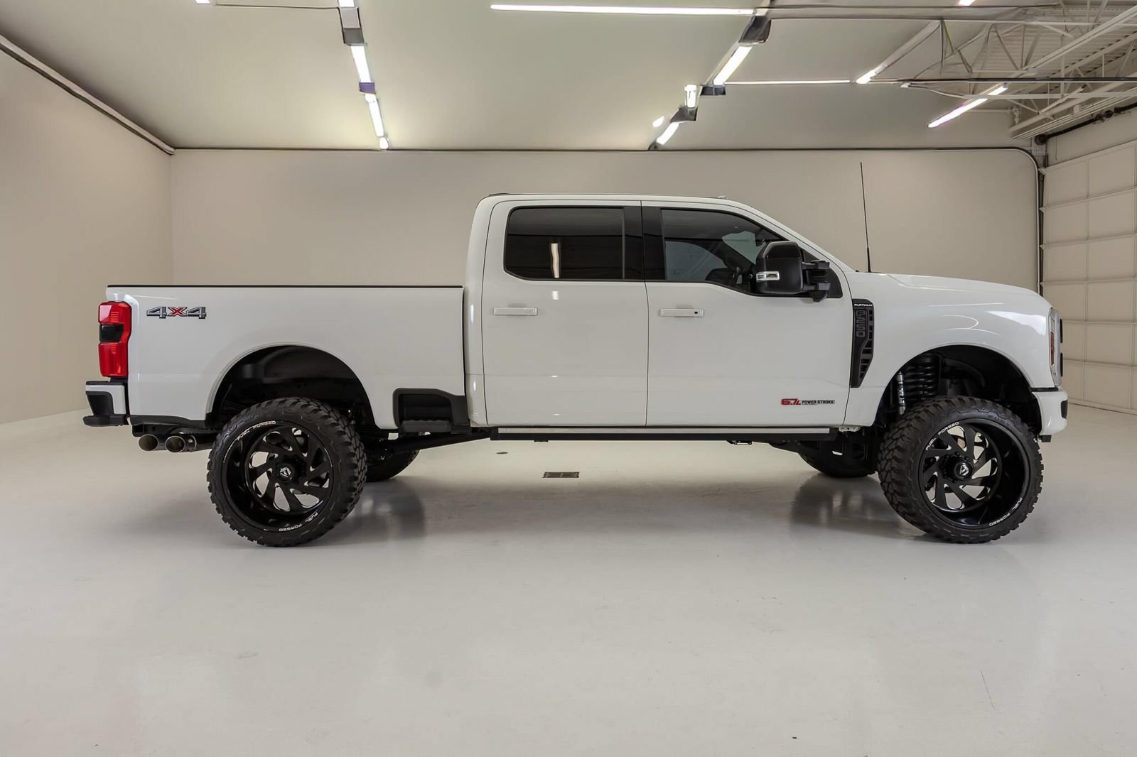 Used 2025 Ford F250 Platinum AWD/4WD image 10
