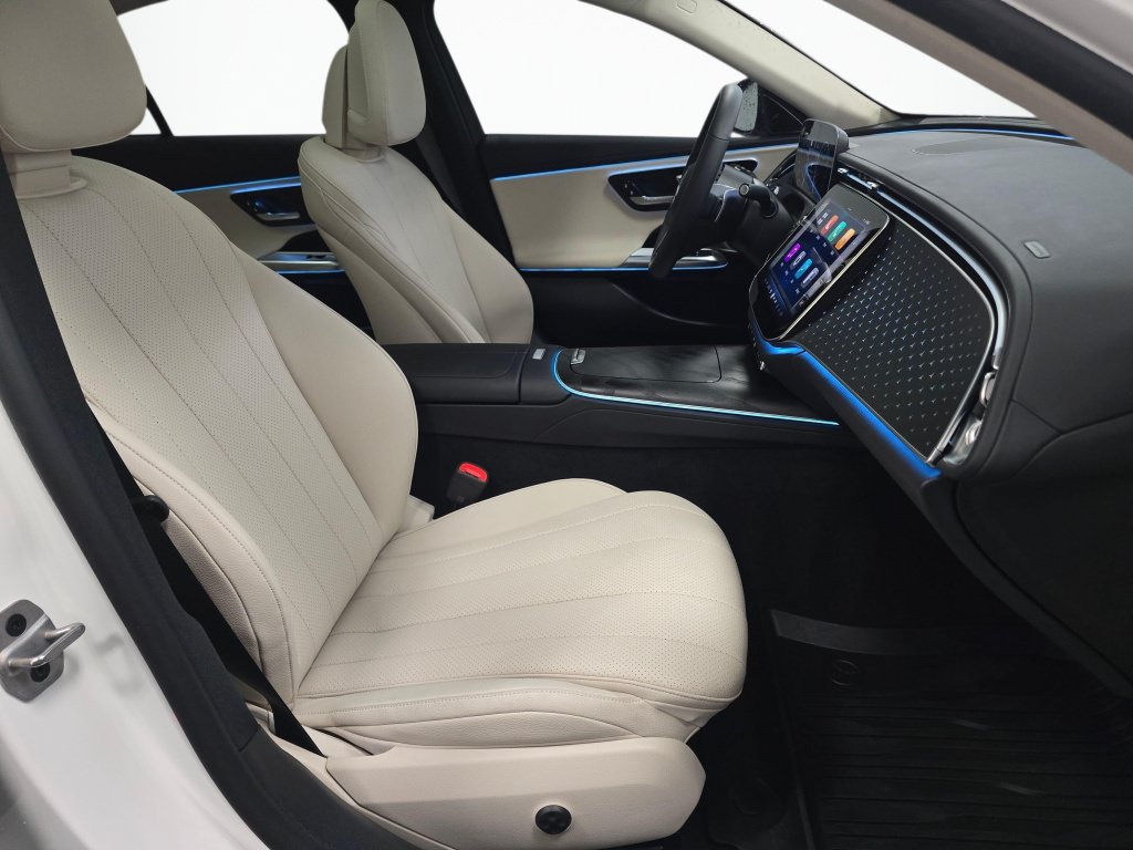 Used 2024 Mercedes-Benz E 350 4MATIC Sedan image 26