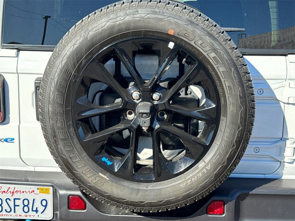 Used 2022 Jeep Wrangler Unlimited Sahara w/ Cold Weather Group image 10