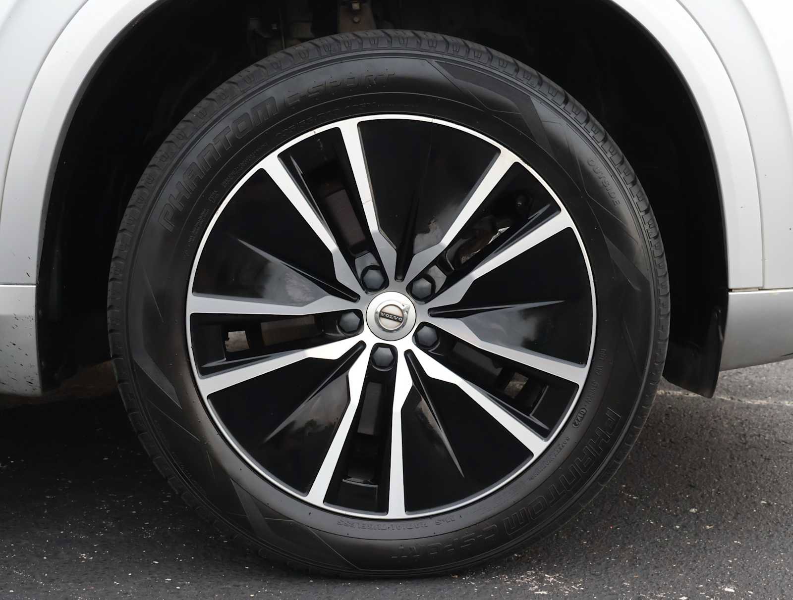 Used 2020 Volvo XC90 T6 Momentum image 30