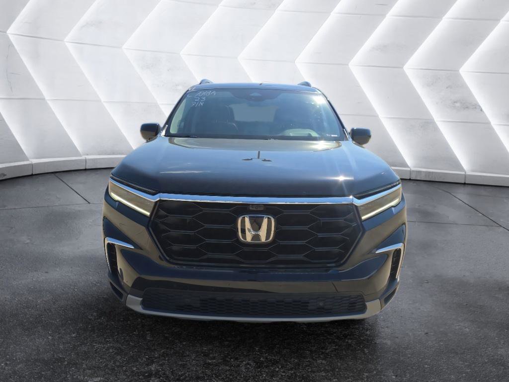 Used 2025 Honda Pilot Elite image 2