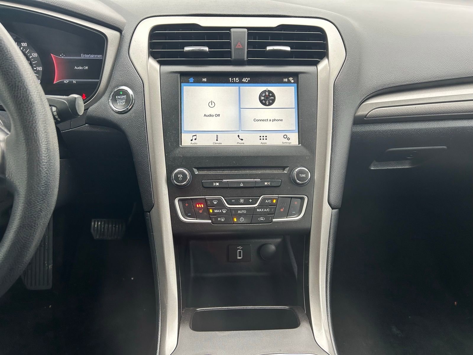 Used 2018 Ford Fusion SE w/ Fusion SE Technology Package image 16