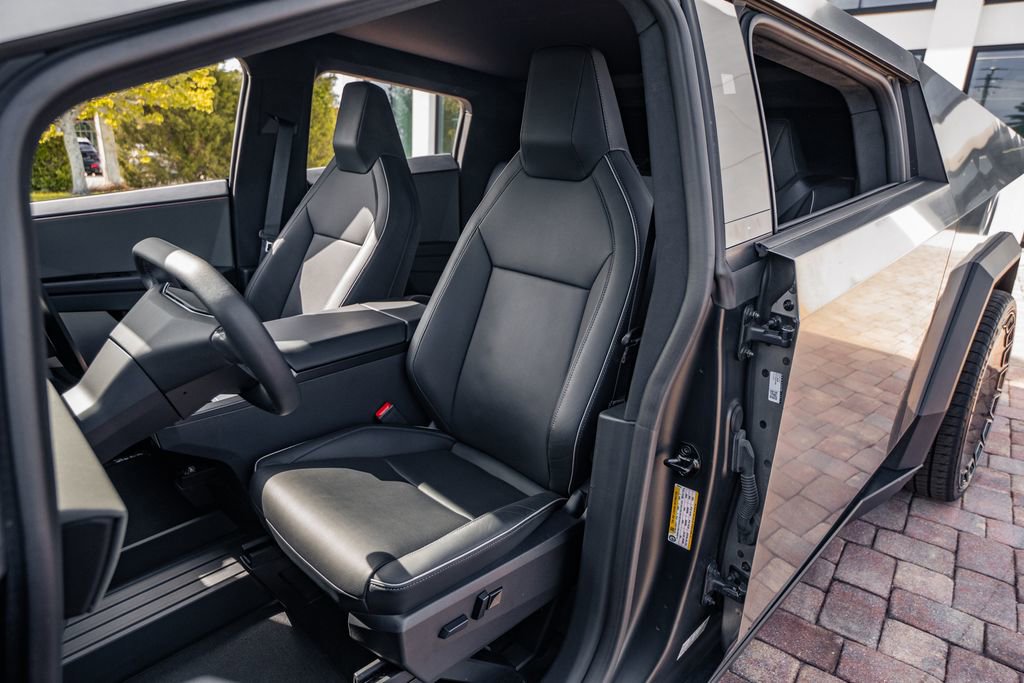 Used 2024 Tesla Cybertruck AWD Crew Cab image 19