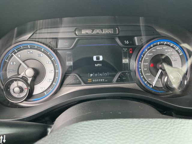 Used 2022 RAM 1500 Limited w/ Body-Colour Bumper Group image 28