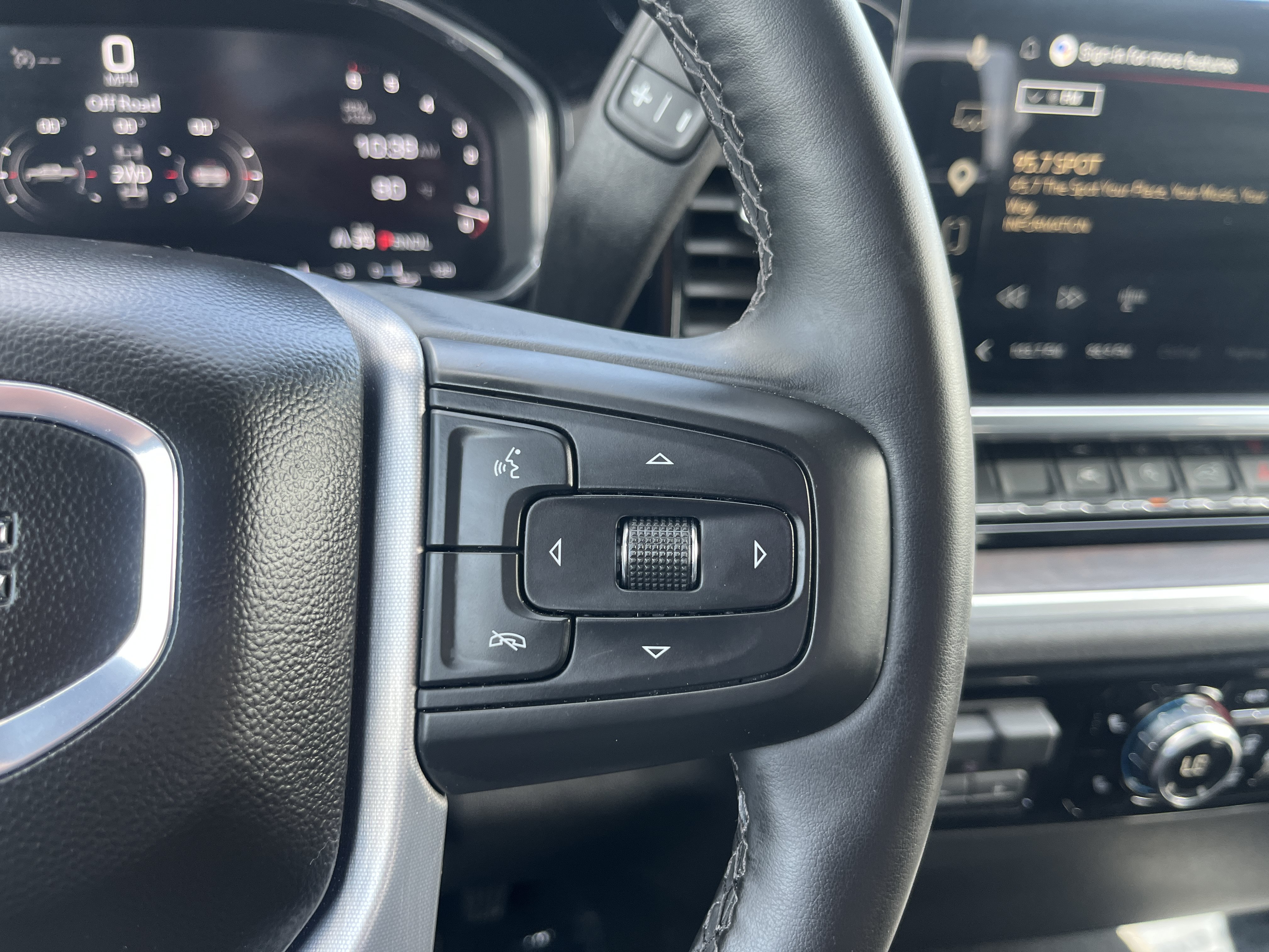 Used 2026 GMC Sierra 1500 SLT AWD/4WD image 24