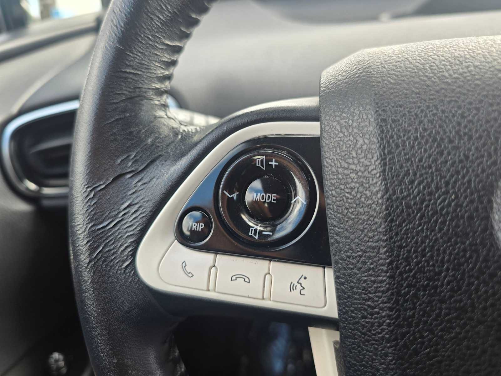 Used 2017 Toyota Prius Prime Advanced FWD image 31
