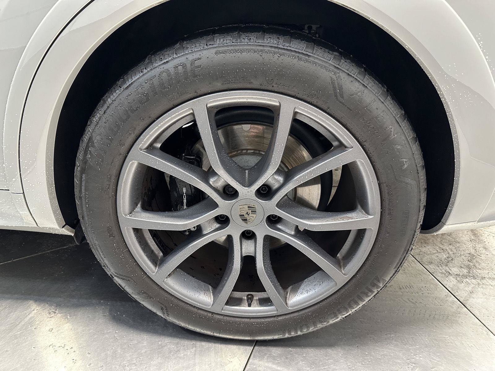 Certified 2025 Porsche Cayenne Turbo AWD/4WD image 12