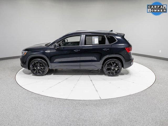 Used 2023 Volkswagen Taos SE w/ Black Wheel Package image 34