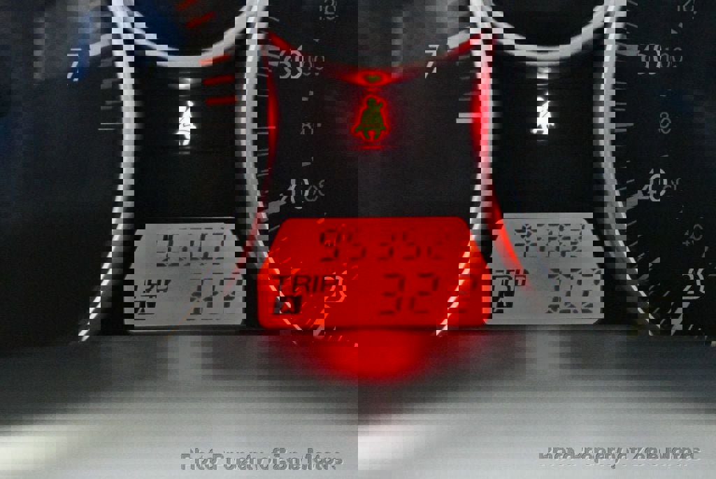 Used 2006 MAZDA MX-5 Miata Sport w/ Suspension Pkg RWD image 17