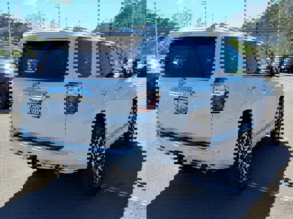 Used 2014 Toyota 4Runner Limited image 4