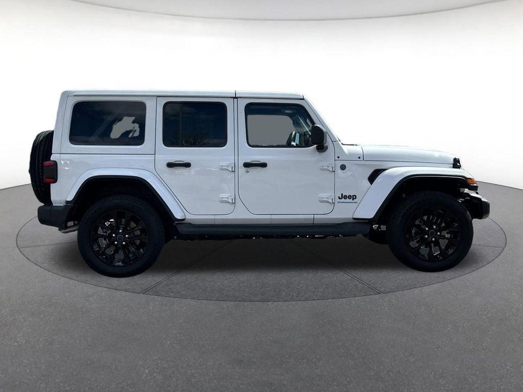 Used 2025 Jeep Wrangler Unlimited Sahara AWD/4WD image 7