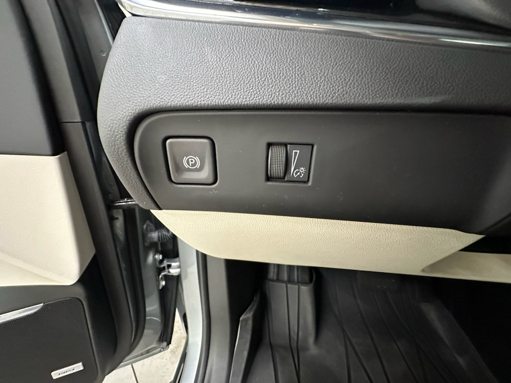 Certified 2024 Buick Enclave Essence w/ Experience Buick Package AWD/4WD image 24