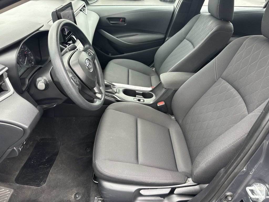 Used 2025 Toyota Corolla LE FWD image 19