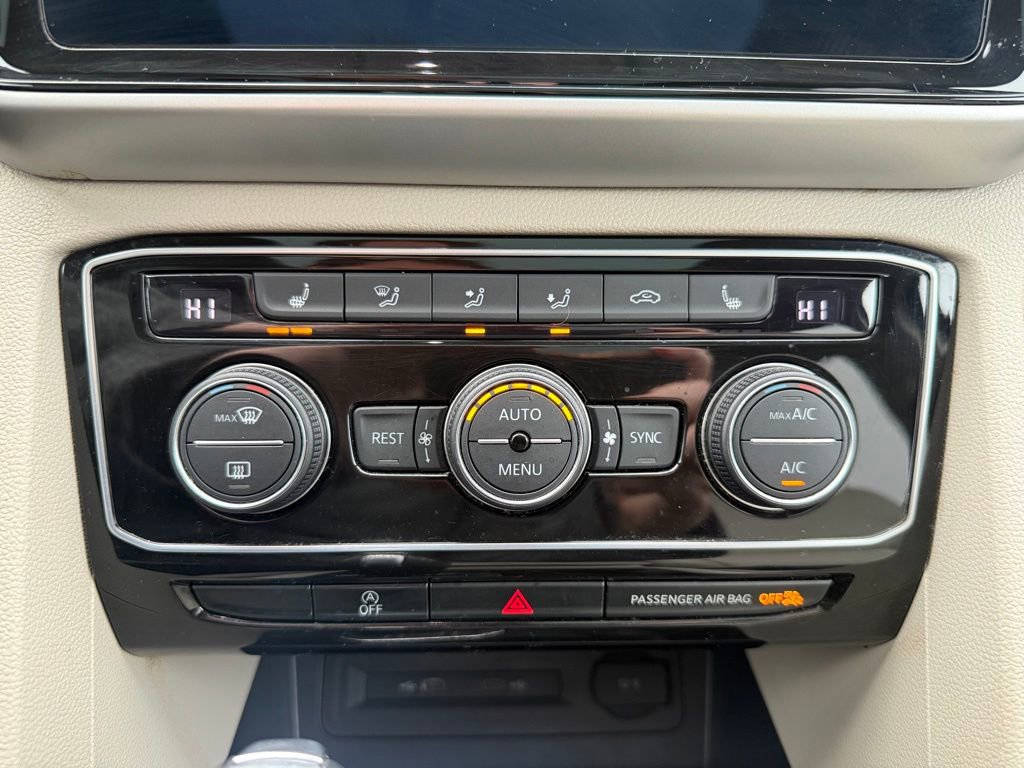 Used 2023 Volkswagen Atlas SE image 32