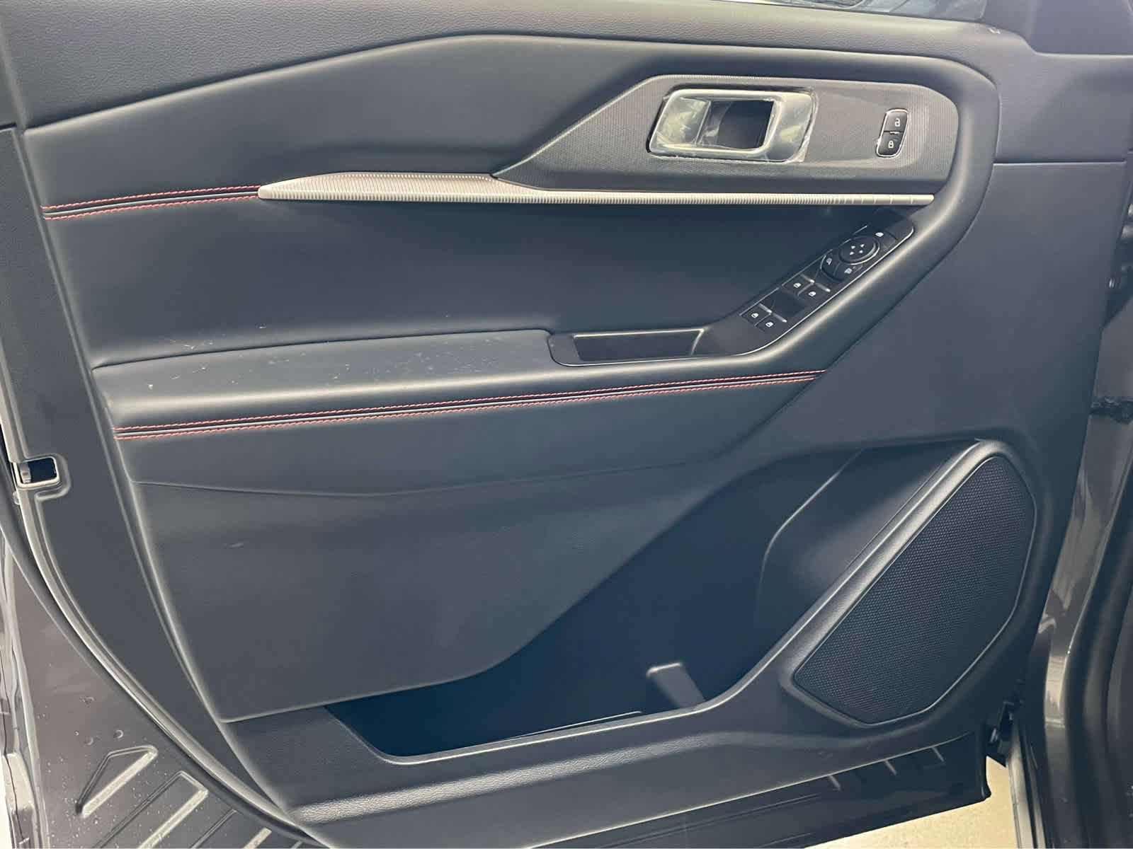 New 2026 Ford Explorer ST-Line AWD/4WD image 13