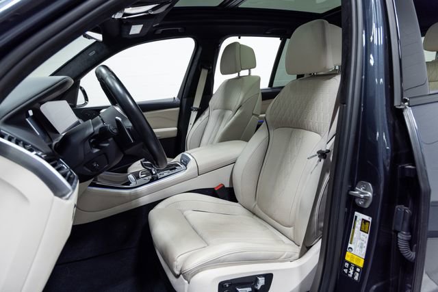 Certified 2022 BMW X5 M50i w/ Executive Package image 22