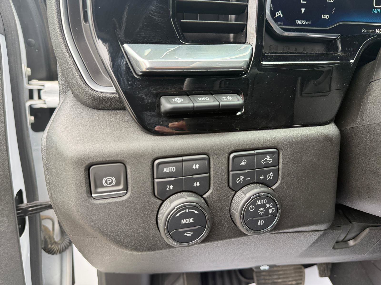 Used 2024 Chevrolet Silverado 2500 LTZ w/ LTZ Convenience Package AWD/4WD image 17