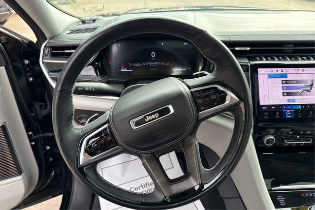 Used 2022 Jeep Grand Cherokee Overland w/ Adv Protech Group III image 16