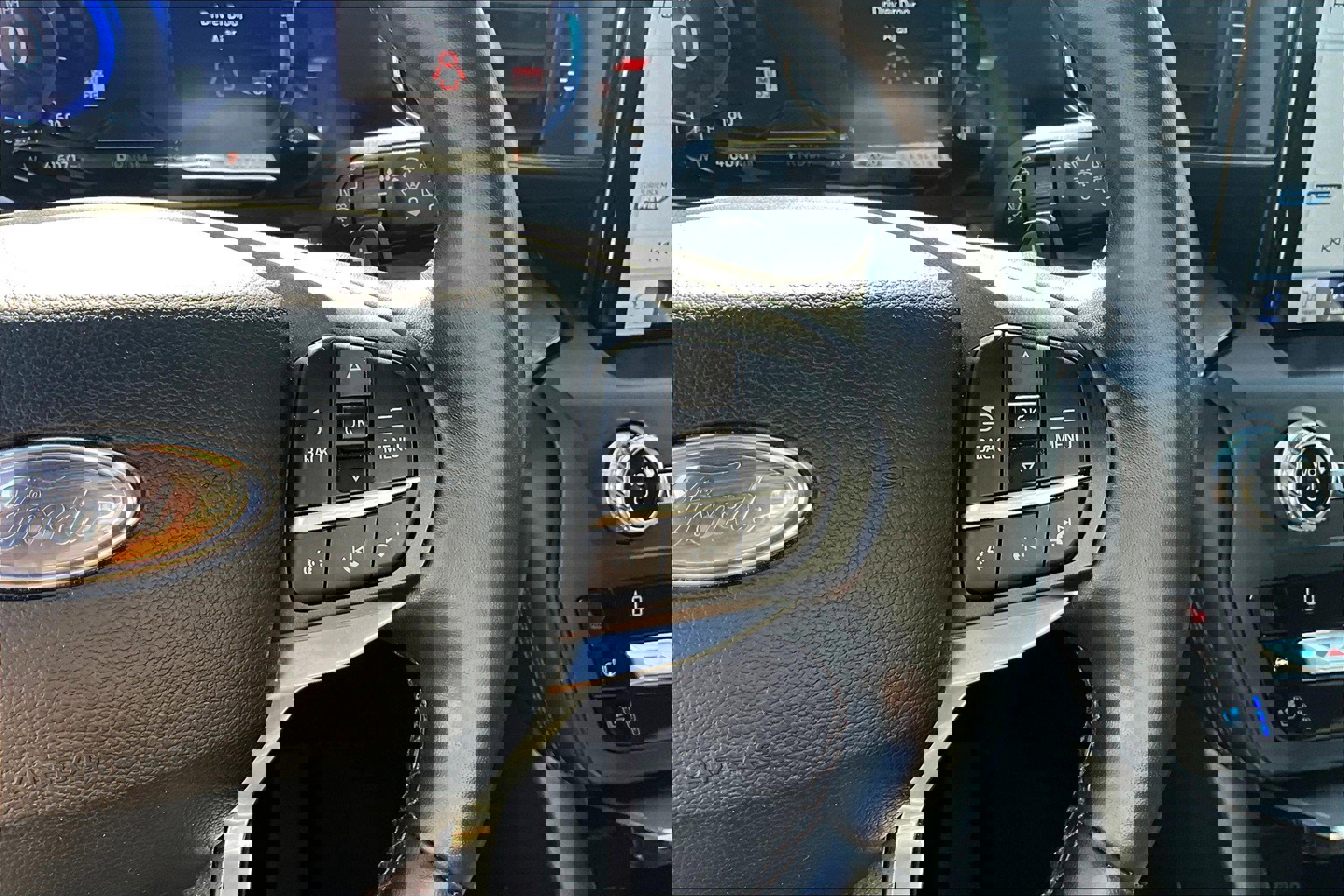 Used 2020 Ford Explorer Platinum w/ Premium Technology Package image 24