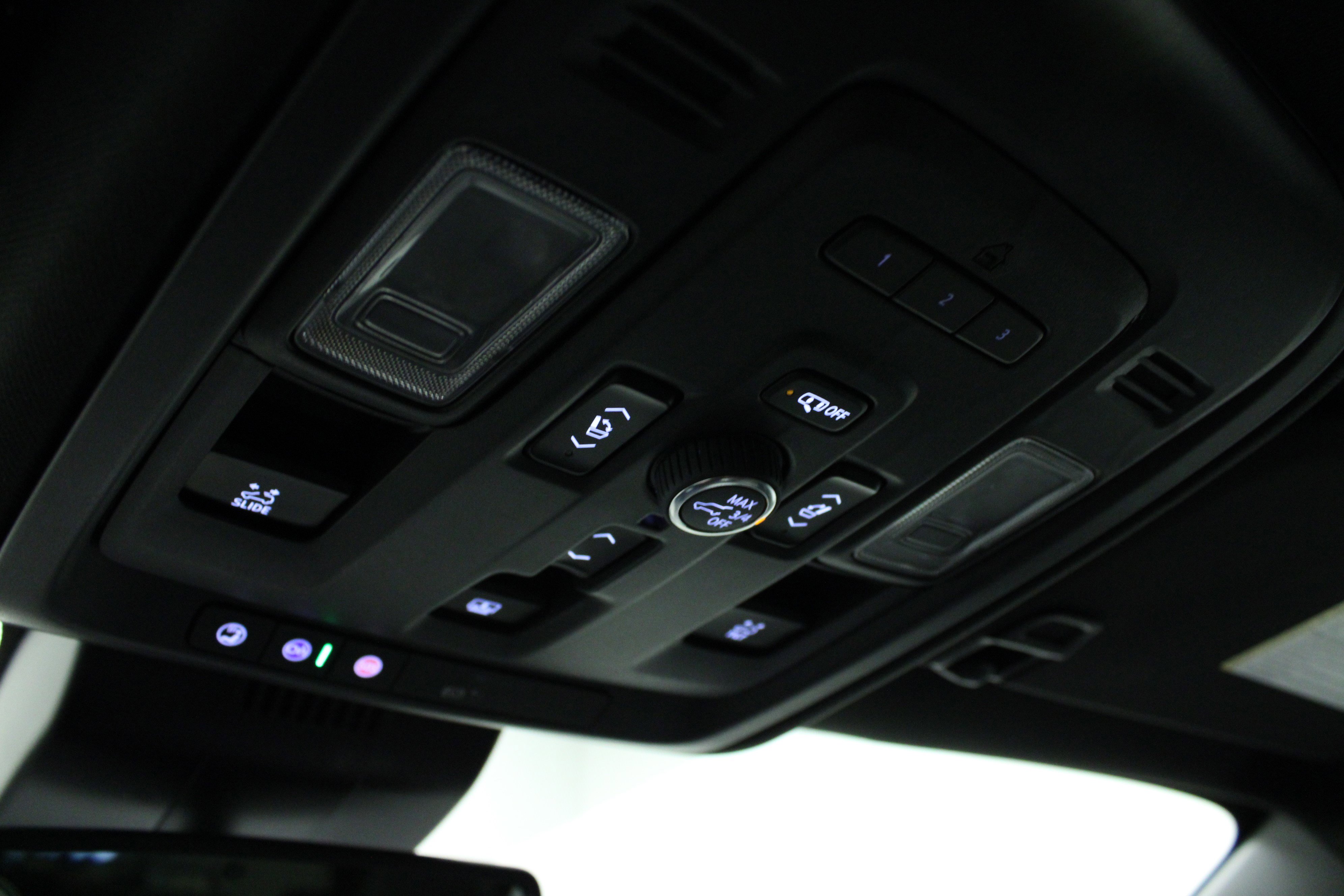 Used 2024 GMC Yukon XL Denali image 24