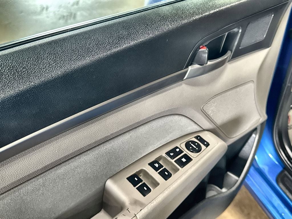 Used 2018 Hyundai Elantra Value Edition FWD image 14