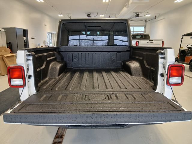 New 2026 Jeep Gladiator Sport AWD/4WD image 18