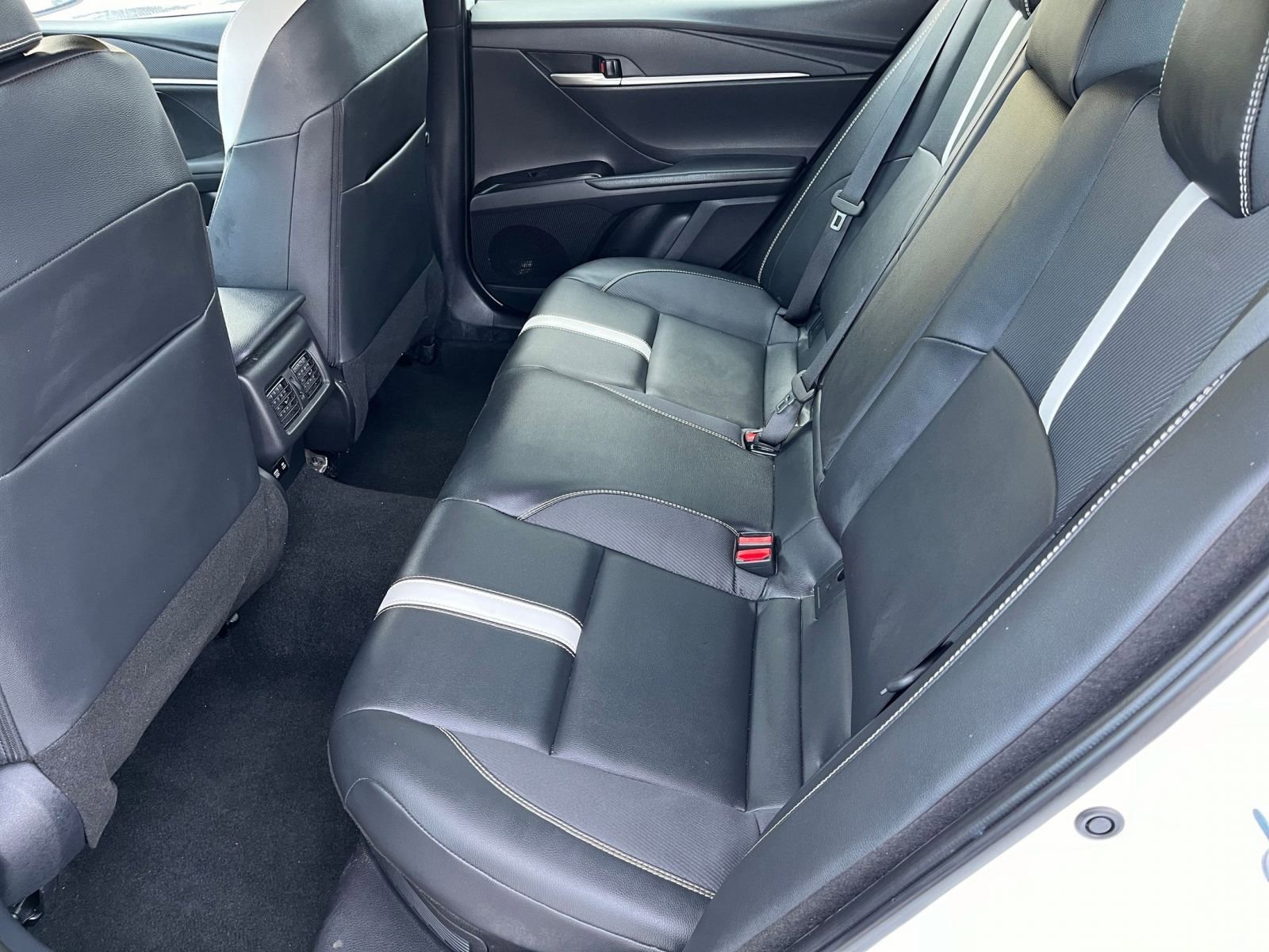 Used 2025 Toyota Camry SE FWD image 23