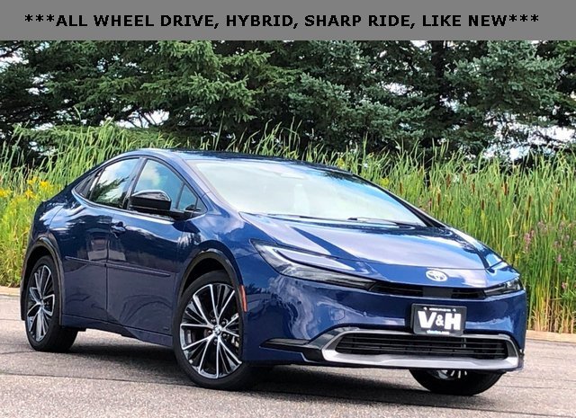 Used 2024 Toyota Prius XLE image 1