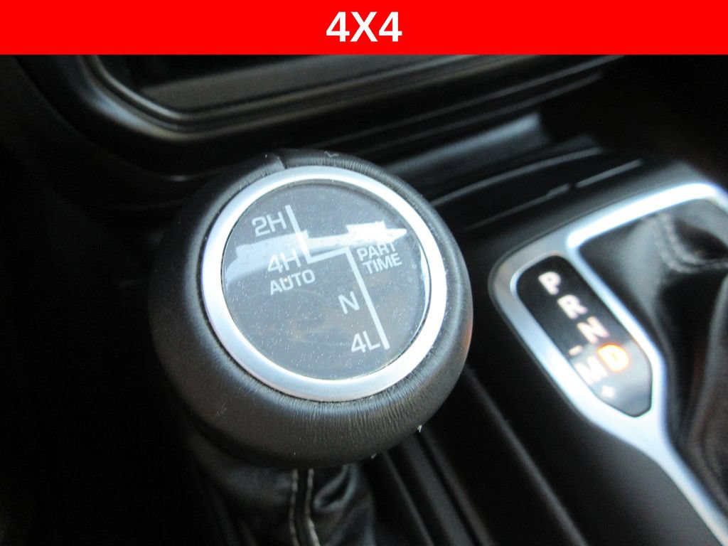 Used 2023 Jeep Wrangler Unlimited Sahara AWD/4WD image 19