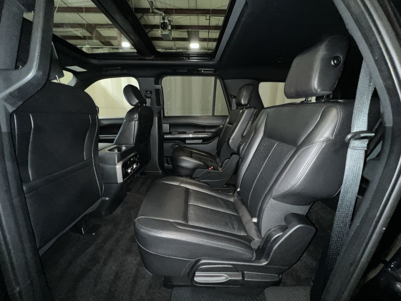Used 2020 Ford Expedition Max XLT w/ Equipment Group 202A RWD image 29